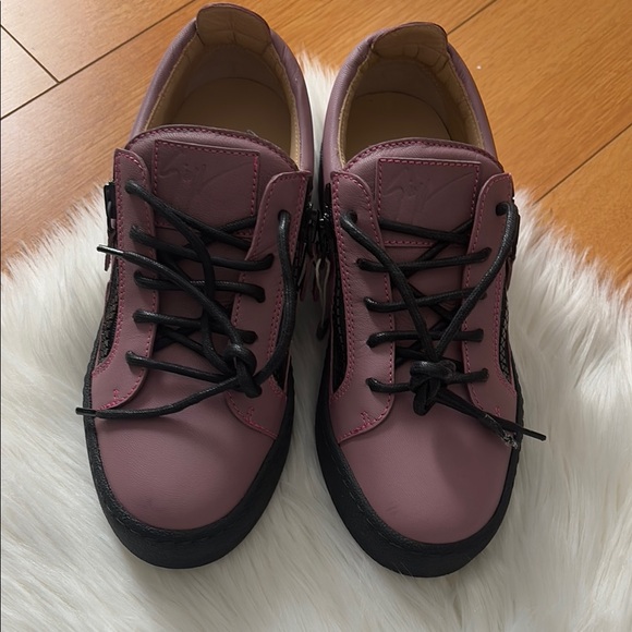 Giuseppe Zanotti ‘Donna’ Leather Sneakers - Picture 2 of 8